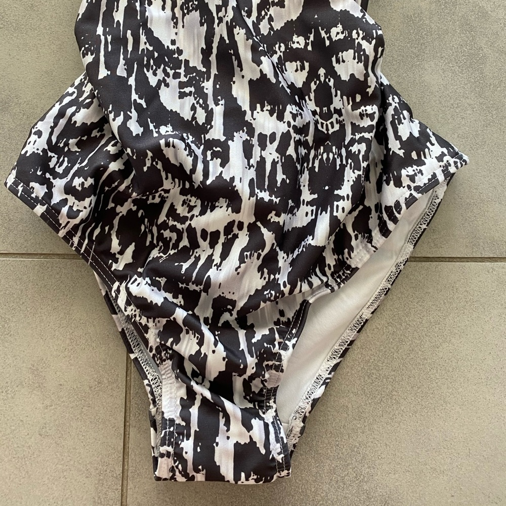 Suboo Wild Thing Lace Back Charcoal One Piece NWT - Picture 5 of 11